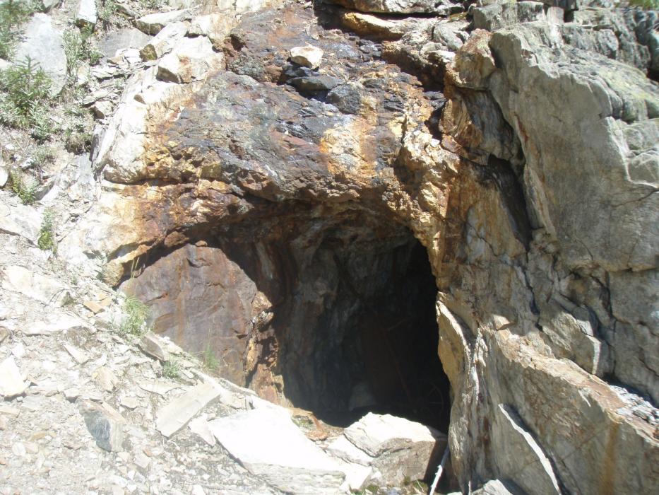 K9 2013 - Chalcopyrite - Galena - Sphalerite mineralization at the Great Dane Adit