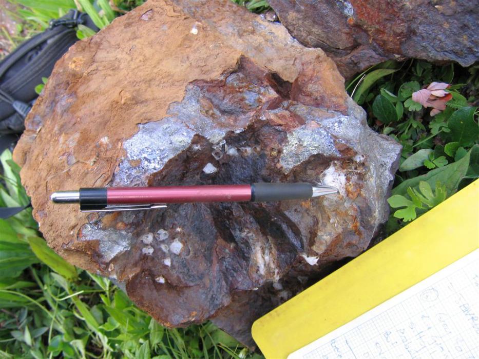 Massive sulphide rock sample from Waterloo Showing Adit - Ice River Complex