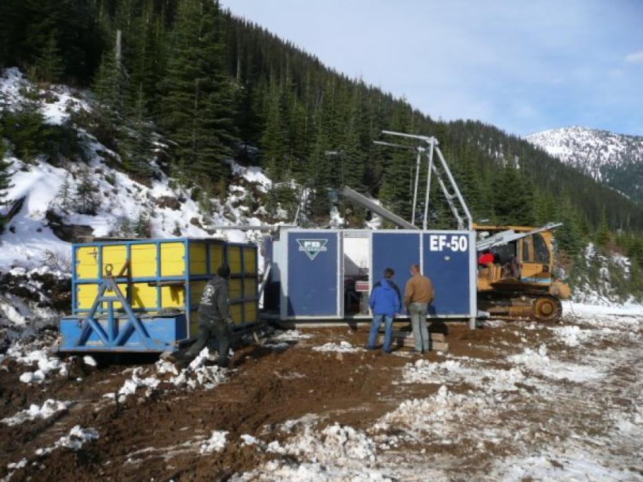 Setting up the diamond drill for the 2009 drill program at the Sphinx Molybdenum Project in Southeastern British Columbia