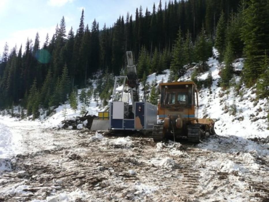 Almost complete setting up of the diamond drill for the 2009 drill program at the Sphinx Molybdenum Project in Southeastern British Columbia